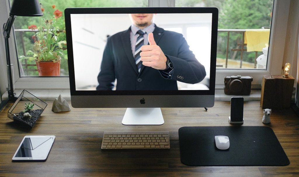 Follow These 4 Strategies to Thrive in the Saturated Online Coaching Market